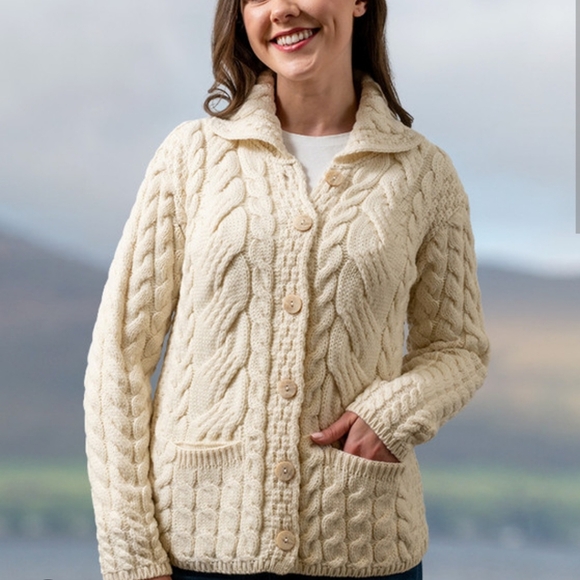 Aran Crafts Sweaters - Aran Crafts 100% Merino wool button down cable knit chunky outdoor cardigan